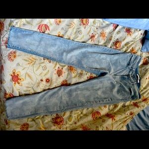 Joe’s Jeans Acid washed frayed hem